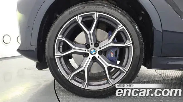 BMW X6 2022 — ფოტო 20/36