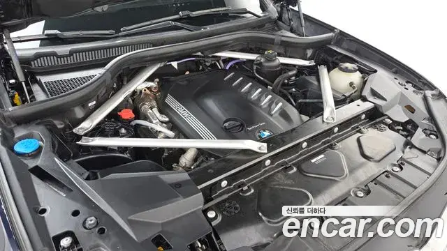 BMW X6 2022 — ფოტო 29/36