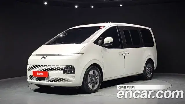 Hyundai Staria 2022 — ფოტო 7/20
