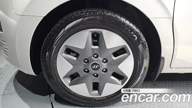 Hyundai Staria 2022 — ფოტო 2/20