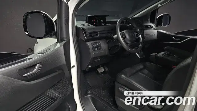 Hyundai Staria 2022 — ფოტო 9/20