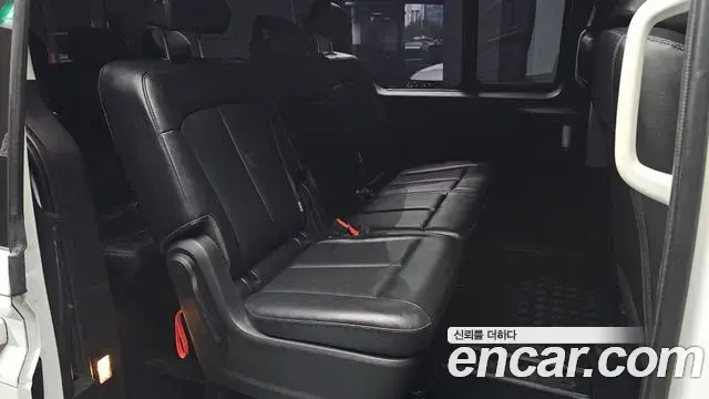 Hyundai Staria 2022 — ფოტო 3/20