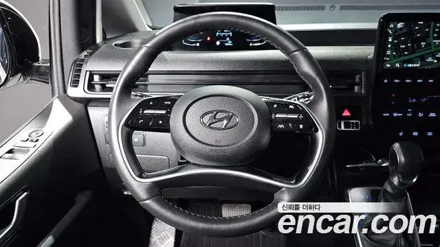 Hyundai Staria 2022 — ფოტო 1/20