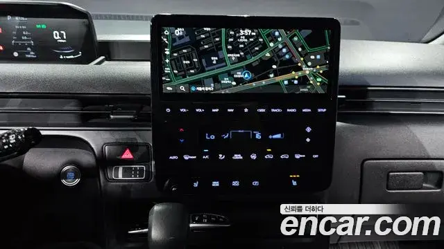 Hyundai Staria 2022 — ფოტო 18/20