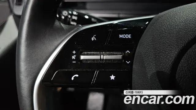 Hyundai Staria 2022 — ფოტო 4/20