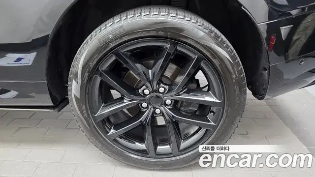 Land Rover Range Rover Sport 2023 — Photo 15/38