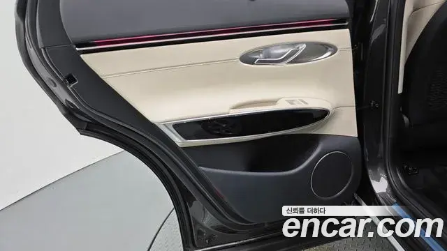 Genesis GV70 2025 — Photo 13/35