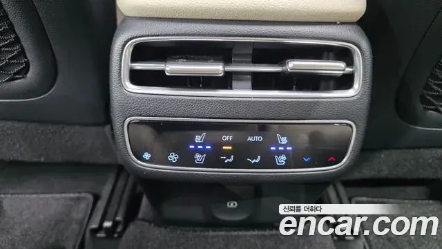 Genesis GV70 2025 — Photo 20/35