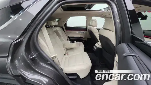 Genesis GV70 2025 — Photo 14/35