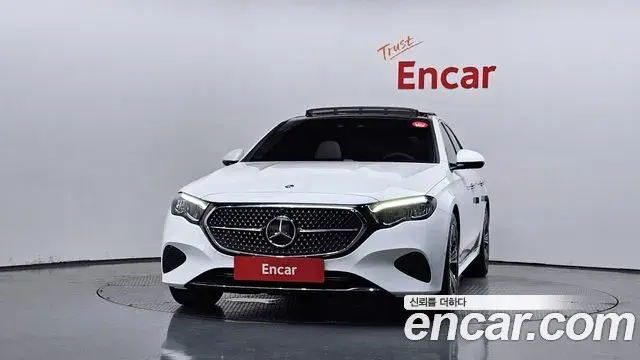 Mercedes-Benz E-Class 2025 — Photo 19/20