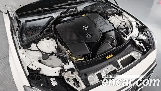 Mercedes-Benz E-Class 2025 — Photo 14/20