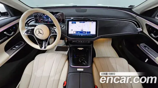 Mercedes-Benz E-Class 2025 — Photo 11/20