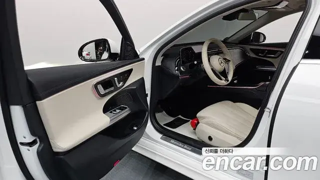 Mercedes-Benz E-Class 2025 — Photo 2/20