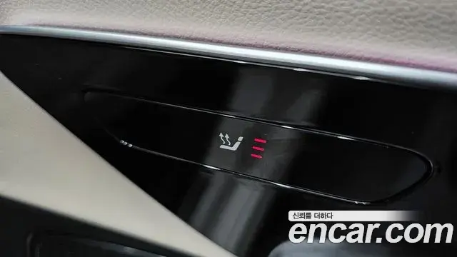 Mercedes-Benz E-Class 2025 — Photo 16/20