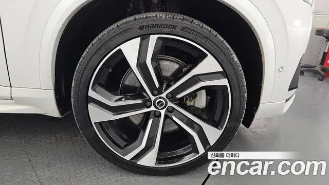 Volvo XC90 2020 — ფოტო 10/20