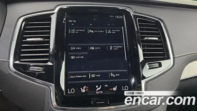 Volvo XC90 2020 — ფოტო 2/20