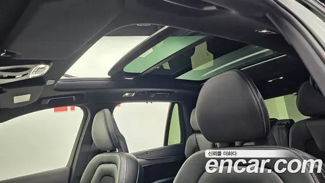 Volvo XC90 2020 — ფოტო 15/20