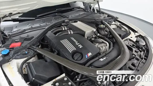 BMW M4 2018 — Şəkil 8/20