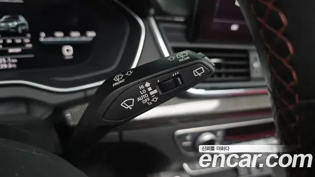 Audi SQ5 2021 — Photo 16/34
