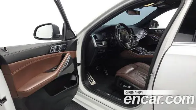 BMW X6 2022 — ფოტო 14/33
