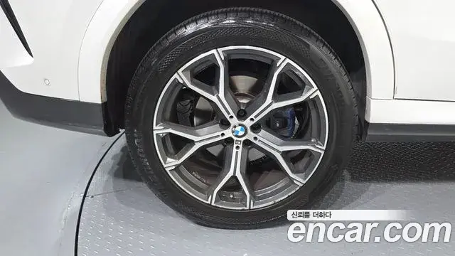 BMW X6 2022 — ფოტო 17/33