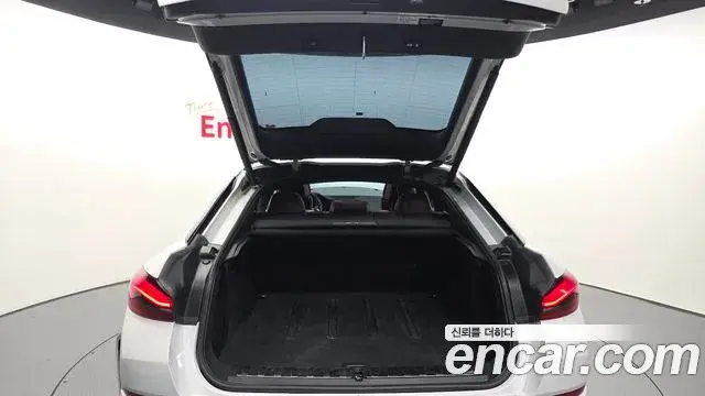BMW X6 2022 — ფოტო 28/33
