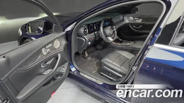 Mercedes-Benz E-Class 2021 — Фото 10/20