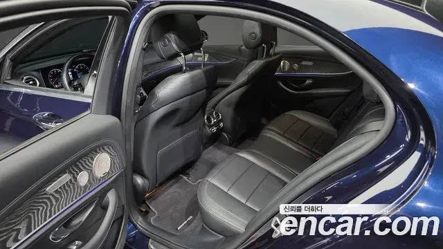 Mercedes-Benz E-Class 2021 — Şəkil 30/37
