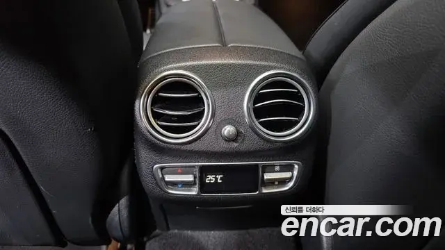 Mercedes-Benz E-Class 2021 — Şəkil 8/37