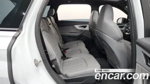 Audi Q7 2022 — Photo 18/20