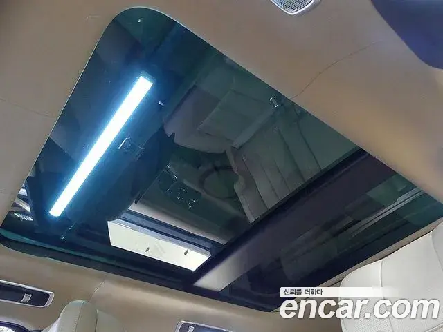 Land Rover Range Rover 2024 — ფოტო 14/20