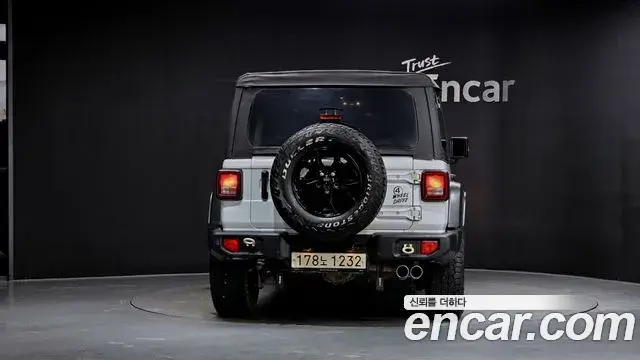 Jeep Wrangler 2020 — Photo 7/30