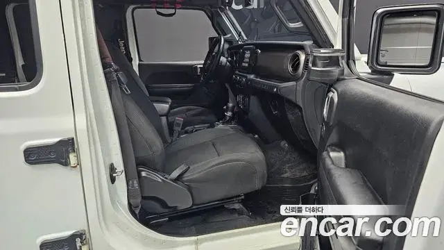 Jeep Wrangler 2020 — Photo 20/30