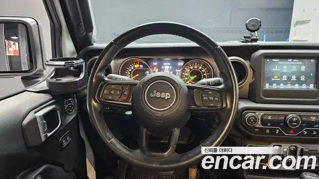 Jeep Wrangler 2020 — Photo 19/30
