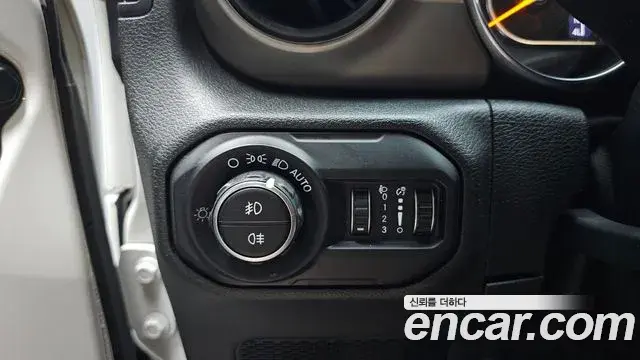 Jeep Wrangler 2020 — Photo 8/30
