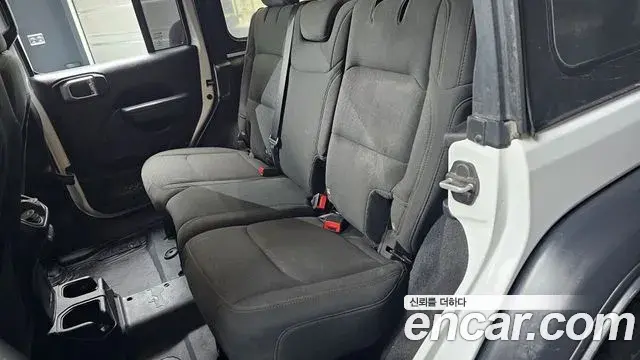 Jeep Wrangler 2020 — Photo 9/30