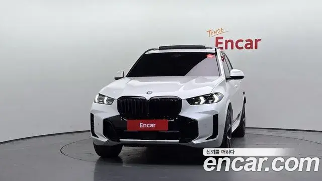 BMW X5 2025 — Photo 11/34
