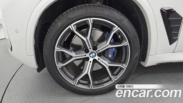 BMW X5 2025 — Photo 33/34