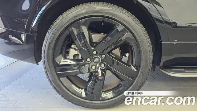 Land Rover Discovery 5 2025 — Şəkil 2/33