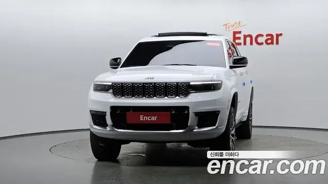 Jeep Grand Cherokee 2023 — Şəkil 31/40