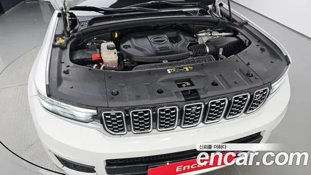 Jeep Grand Cherokee 2023 — Şəkil 19/40