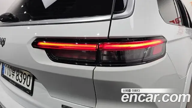 Jeep Grand Cherokee 2023 — Şəkil 13/40