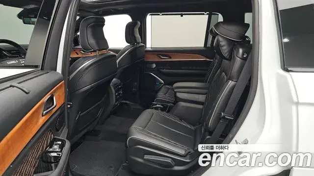 Jeep Grand Cherokee 2023 — Şəkil 11/40