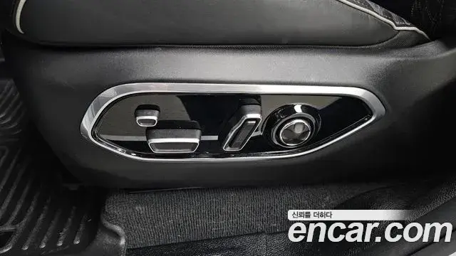 Jeep Grand Cherokee 2023 — Şəkil 25/40