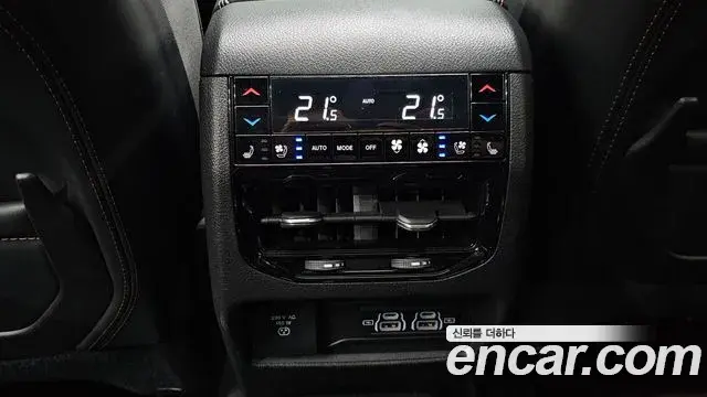 Jeep Grand Cherokee 2023 — Şəkil 26/40