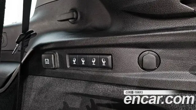 Jeep Grand Cherokee 2023 — Şəkil 34/40