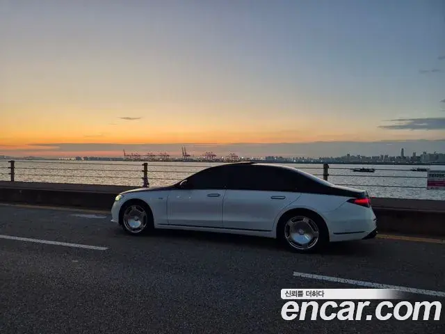 Mercedes-Benz S-Class 2023 — Şəkil 10/20