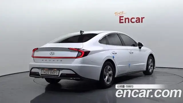 Hyundai Sonata Hybrid 2021 — ფოტო 14/20
