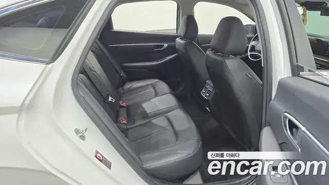 Hyundai Sonata Hybrid 2021 — ფოტო 15/20