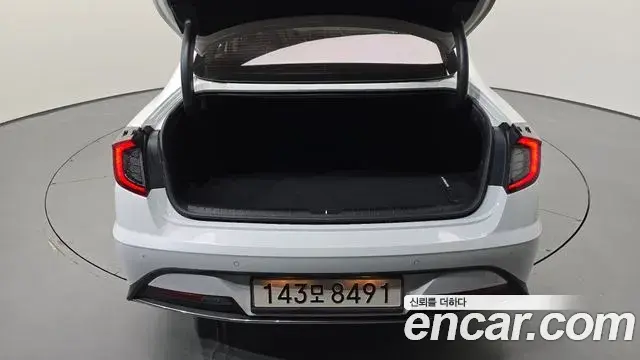 Hyundai Sonata Hybrid 2021 — ფოტო 17/20
